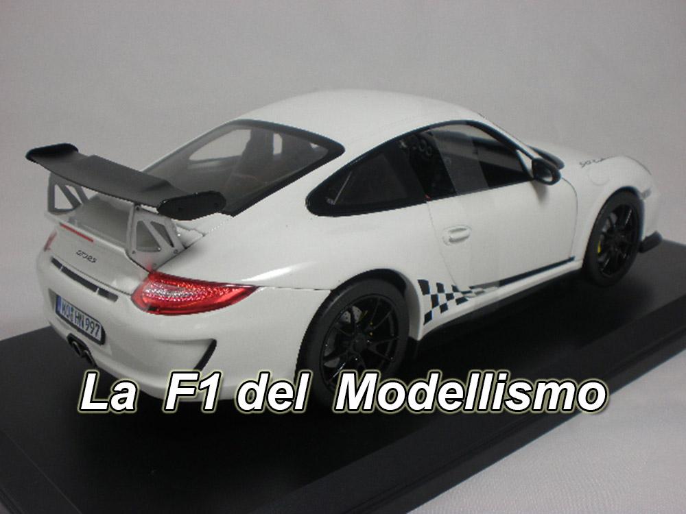 Auto porsche 911 gt3 rs del 2010 modellino