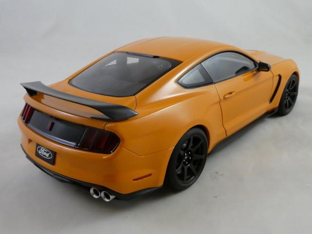 Ford Mustang Shelby GT-350R fury orange 1/18